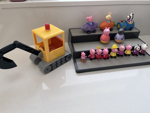 Peppa pig figure bundle and - peppa,