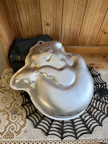 Vintage wilton cake pan tin - wilton,