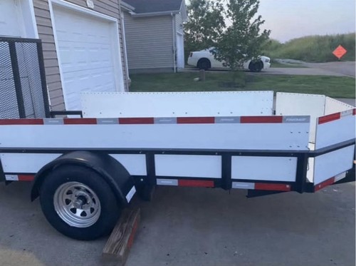 Tráiler con título - tráiler,