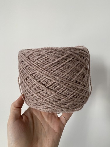 Tufting rug yarn brown - -,