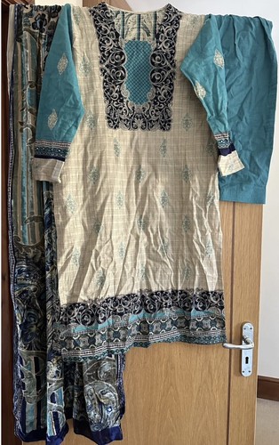 Pakistani suit - pakistani,