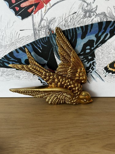 Gold resin swallow wall decor - gold,