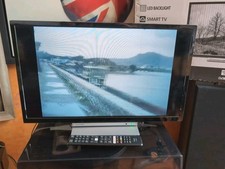 Toshiba Smart LCD Colour TV/ DVD/24D3753DB & Remote+ Boxed. Aerial K906 