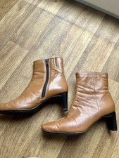 Ladies Clarks Cushion Soft Tan