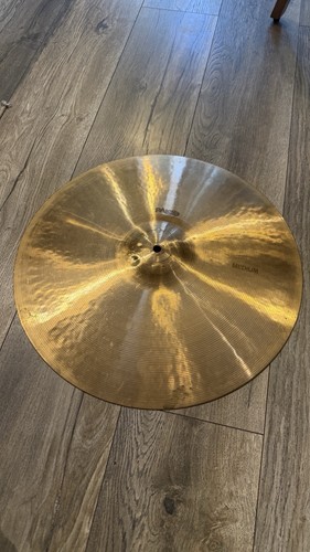 Paiste 404 medium - 18”,