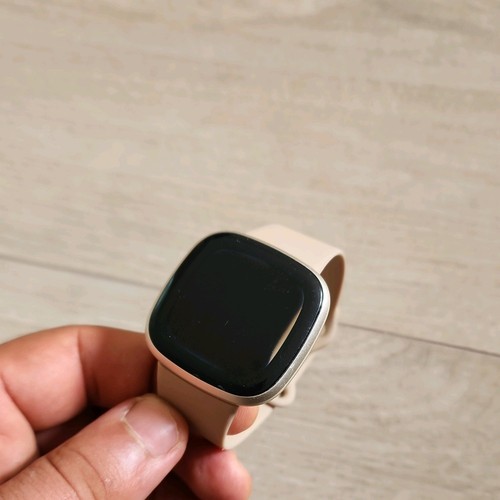 Fitbit versa smartwatch - fitbit, –
