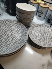 Fox Ivy 12-Piece Dinner Set