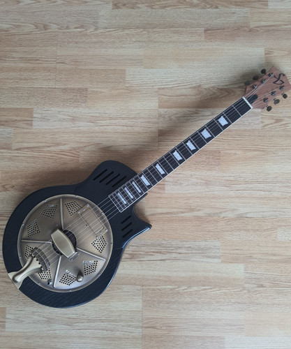Hybrid slim body resonator - body,