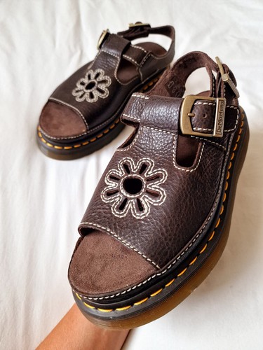 Martens dunnet flower brown - dr,