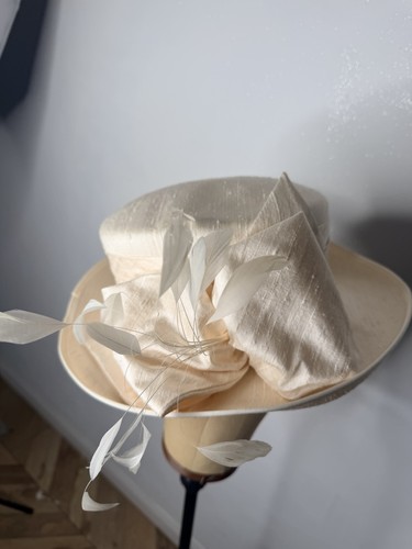 Whiteley made england cream - made, in
