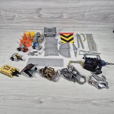 Robot Wars BBC 2000 Pull Back Toy Set with Accessories & Arena Accessories