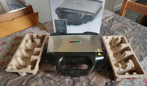 Tesco stainless steel sandwich - steel,