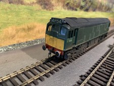 Hornby OO Gauge Diesel Locomotive R.327 BR Class 25 Diesel Green Livery