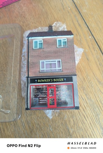 Bachman low relief off licence - low,