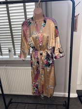 ladies oriental village silk