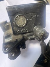 Triumph tiger 955i front brake master cylinder 
