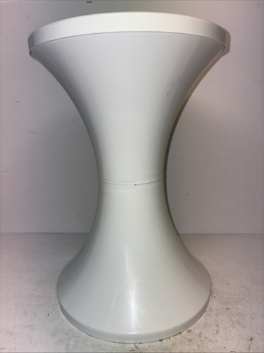 Vintage white tam - tam,