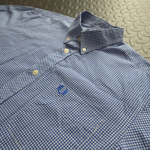 Fred perry button - fred, down