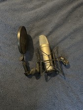 Røde nt1a, with shock mount and pop filter Studio Condenser Microphone XLR