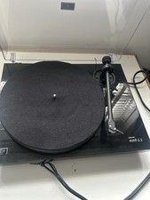 Music Hall MMF - 2.2 Turntable