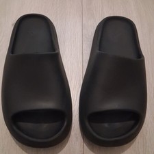 ADIDAS YZY Style SLIDE Sandals Black US 9 UK 8 Minimalist Wave Sole
