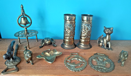 Brass items spill vases - ,, dogs