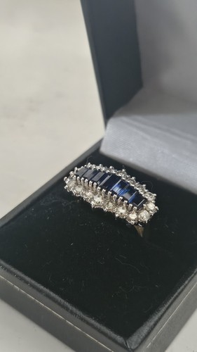 Stunning 18ct gold sapphire - stunning, &