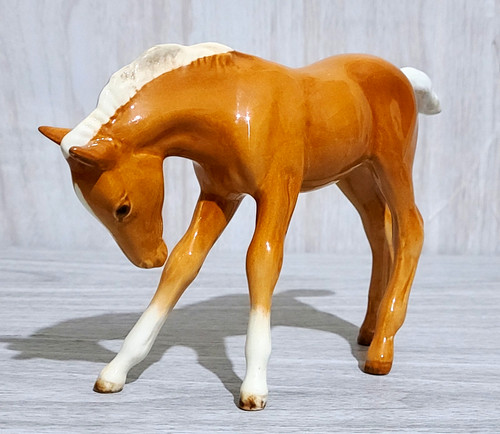 Beswick large foal head down - beswick,