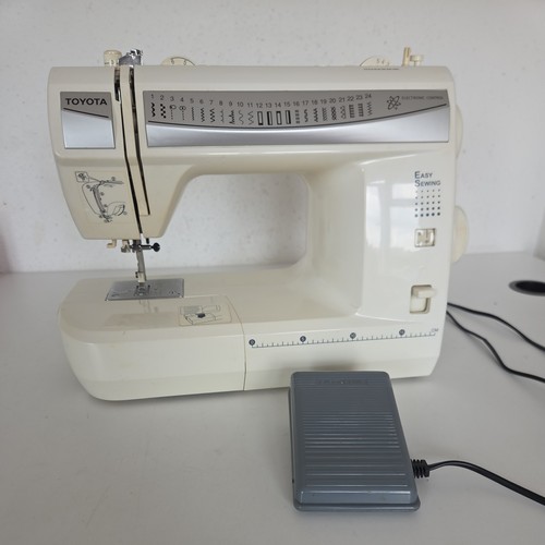 Toyota rs2000 sewing machine - sewing,