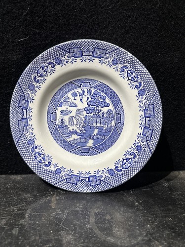Blue willow plate barratts - blue,