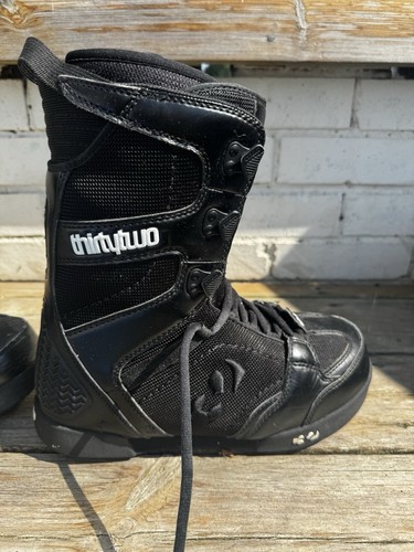 Thirty two men snowboard - two,
