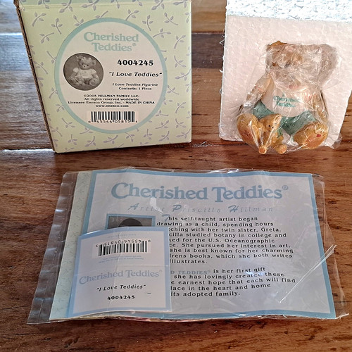 Cherished teddies love - teddies:,