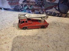 VINTAGE DIECAST HUSKY SIMON SNORKEL BEDFORD FIRE ENGINE
