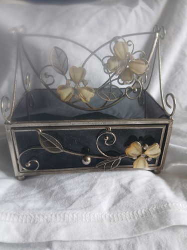 Stunning trinket box - stunning, vintage
