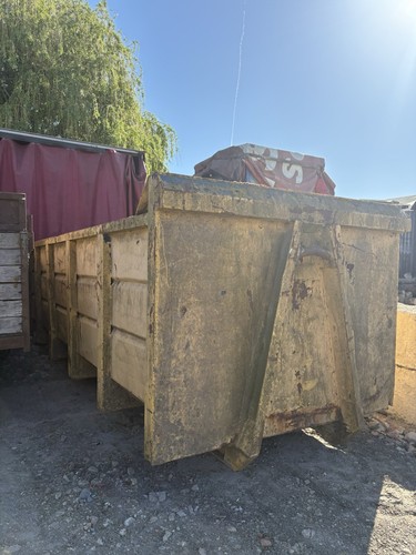 Roll off skip bin roro - on,