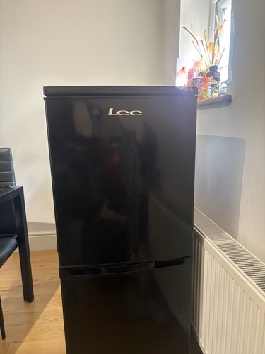 Lec fridge freezer - lec,