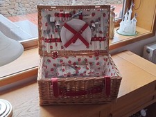 New Strawberry Padded Wicker Picnic Basket Set for 2 Persons Vintage Deadstock