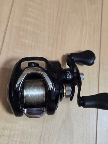 Daiwa bass right handle - right,