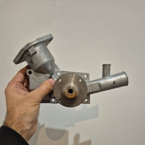 Bedford chevanne water pump - chevanne,