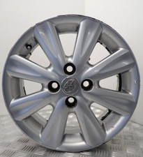 TOYOTA YARIS 15" SILVER ALLOY WHEEL RIM 42611-0D240 (Z-268)