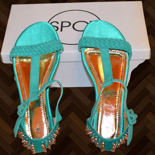 Brand new box size - box, aqua