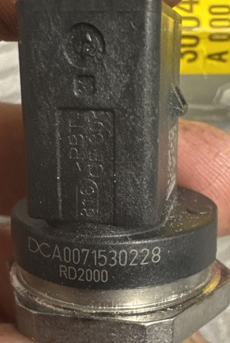 Fuel distributor pressure - distributor,