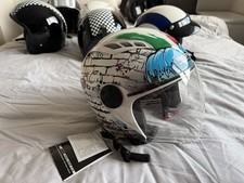 Crash Helmet, Medium