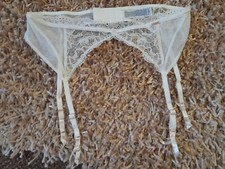 EX CHAIN - M&S WOMENS IVORY COLOURED LACEY/MESH SUSPENDER BELT - SIZE M