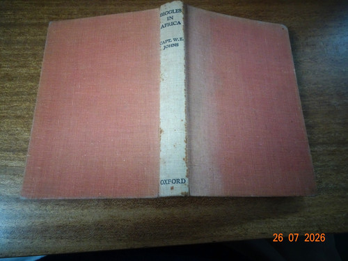 Biggles africa e johns - biggles,