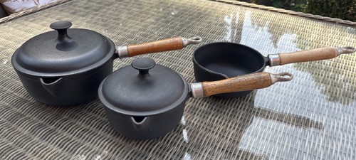 Set cast iron - of, saucepans