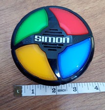 Simon Mini Electronic Memory Game Flashing Lights WORKING 2013 Hasbro Dia. 3.5In