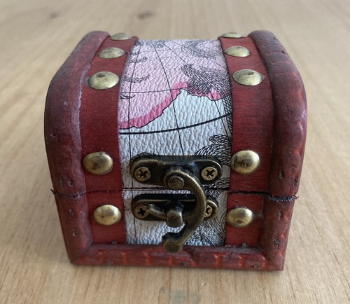 Wooden pirate treasure - wooden,
