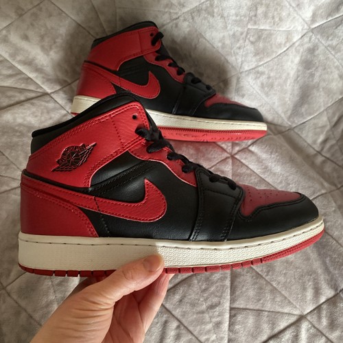 Nike air jordan mid - 1,