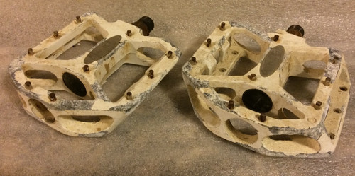 Mid school bmx - pedals, like